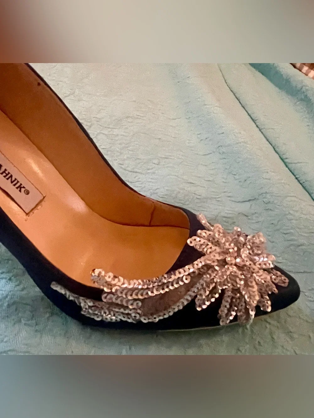 Manolo Blahnik Navy Satin Embellished Swan Pumps Size 6 - Picture 14 of 16